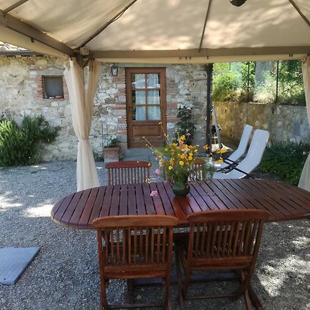 Agriturismo Podere La Cava 메르카탈레 발 디 페사 외부 사진