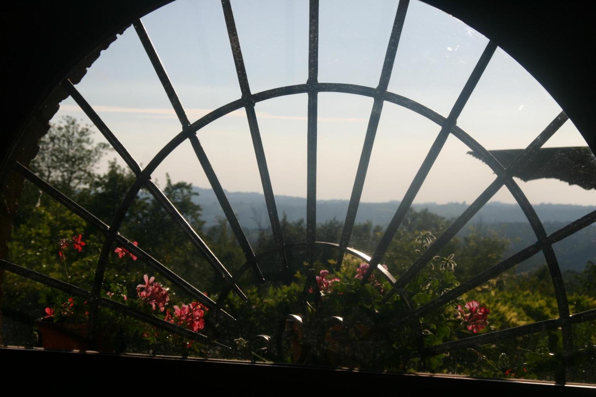 Agriturismo Podere La Cava 메르카탈레 발 디 페사 외부 사진