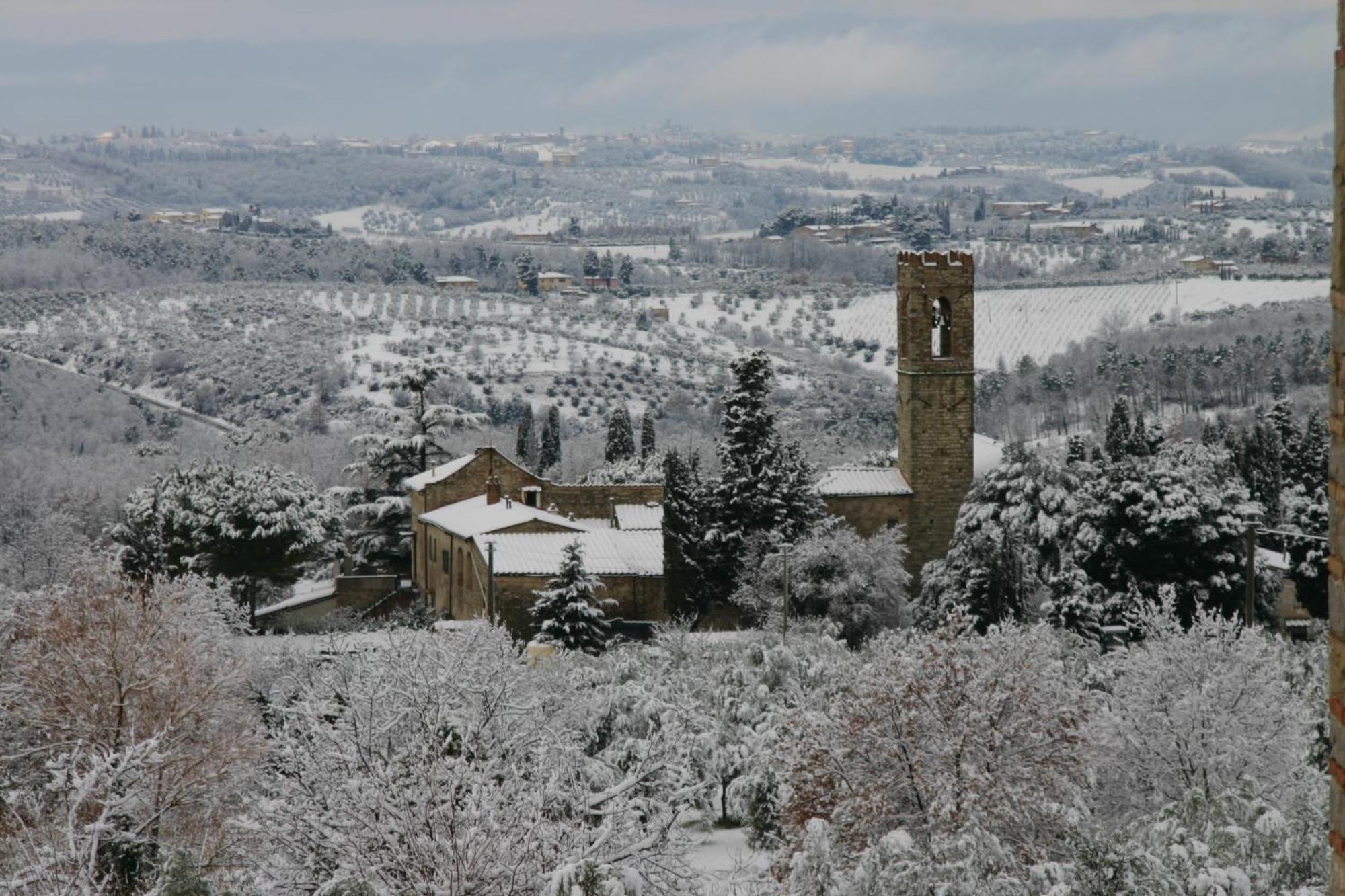 Agriturismo Podere La Cava 메르카탈레 발 디 페사 외부 사진